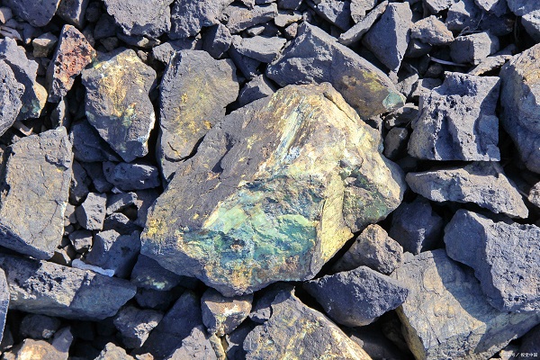 深圳礦石檢測(cè)去哪做？礦石成分分析一次需要多少錢？